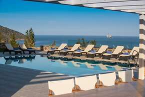 Villa Bellelen With a Heated Pool