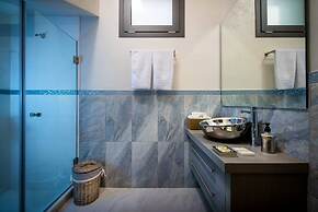 Villa Bellelen With a Heated Pool