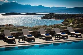 Villa Bellelen With a Heated Pool