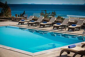 Villa Bellelen With a Heated Pool