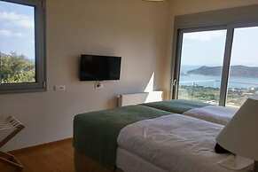 Sea View 3 Bedroom Villa Close to the Beach