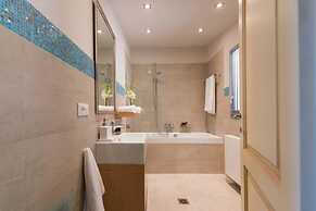 Sea View 3 Bedroom Villa Close to the Beach