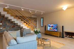 Sea View 3 Bedroom Villa Close to the Beach