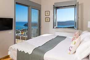 Sea View 3 Bedroom Villa Close to the Beach