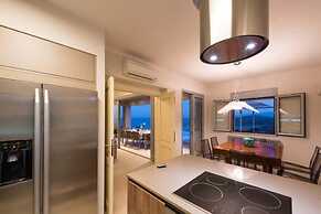 Sea View 3 Bedroom Villa Close to the Beach