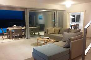 Sea View 3 Bedroom Villa Close to the Beach