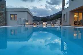 Sea View 3 Bedroom Villa Close to the Beach