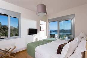 Sea View 3 Bedroom Villa Close to the Beach