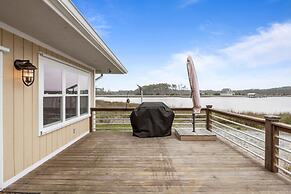 Water's Edge Retreat 3 Bedroom Home by RedAwning