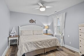 Water's Edge Retreat 3 Bedroom Home by RedAwning