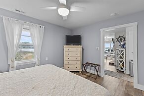 Water's Edge Retreat 3 Bedroom Home by RedAwning