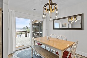 Water's Edge Retreat 3 Bedroom Home by RedAwning