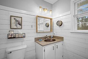 Water's Edge Retreat 3 Bedroom Home by RedAwning