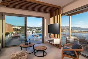 Blue Senses Villas Next to the Beach Heated Pool