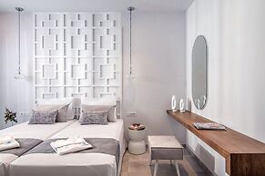 Blue Senses Villas Next to the Beach Heated Pool