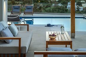 Blue Senses Villas Next to the Beach Heated Pool