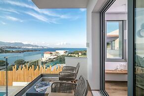 Blue Senses Villas Next to the Beach Heated Pool