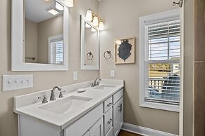 Vitamin Sea 3 Bedroom Home by RedAwning