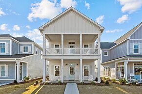 Vitamin Sea 3 Bedroom Home by RedAwning