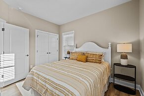 Vitamin Sea 3 Bedroom Home by RedAwning