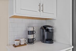 Vitamin Sea 3 Bedroom Home by RedAwning