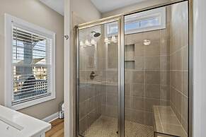 Vitamin Sea 3 Bedroom Home by RedAwning