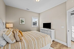 Vitamin Sea 3 Bedroom Home by RedAwning