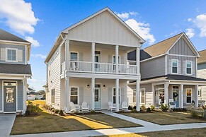 Vitamin Sea 3 Bedroom Home by RedAwning