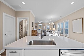 Vitamin Sea 3 Bedroom Home by RedAwning