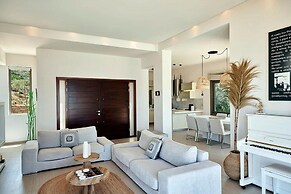 Breathtaking Views 4 Bedroom Villa