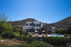 Breathtaking Views 4 Bedroom Villa