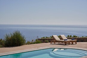 Breathtaking Views 4 Bedroom Villa