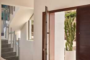 Breathtaking Views 4 Bedroom Villa