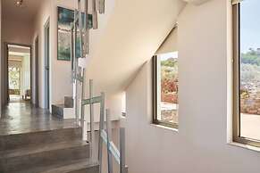 Breathtaking Views 4 Bedroom Villa