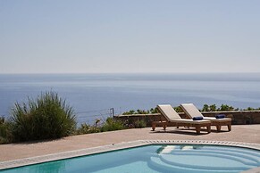 Breathtaking Views 4 Bedroom Villa