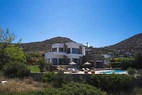 Breathtaking Views 4 Bedroom Villa