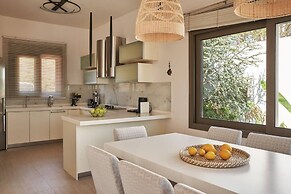 Breathtaking Views 4 Bedroom Villa