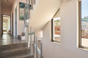 Breathtaking Views 4 Bedroom Villa