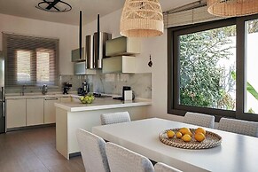 Breathtaking Views 4 Bedroom Villa