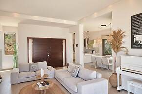 Breathtaking Views 4 Bedroom Villa