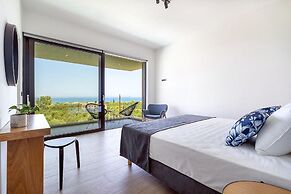 Sea View 4 Bedroom Villa With a Heated Pool