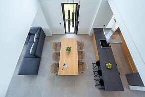 Sea View 4 Bedroom Villa With a Heated Pool