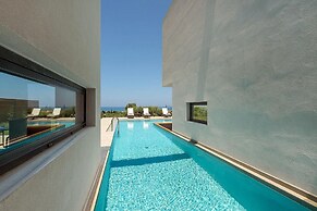 Sea View 4 Bedroom Villa With a Heated Pool