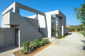 Sea View 4 Bedroom Villa With a Heated Pool