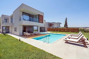 Sea View 4 Bedroom Villa With a Heated Pool