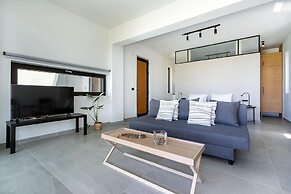 Sea View 4 Bedroom Villa With a Heated Pool