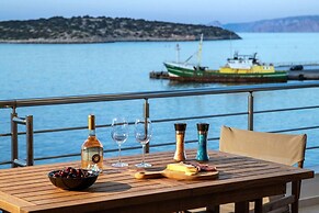 La Vista Apt - Steps to the Beach