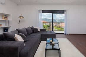 Villa Salt - 8 2 Heated Pool Trogir Near Beach