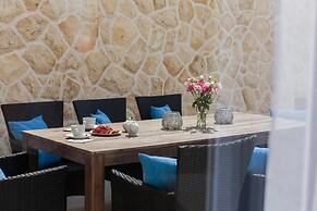 Villa Salt - 8 2 Heated Pool Trogir Near Beach