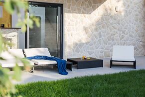 Villa Salt - 8 2 Heated Pool Trogir Near Beach